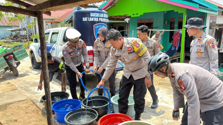 Tim Satgas Edukasi Karhutla Mahasiswa STIK Lemdiklat Polri bersama Satbinmas Polres Seruyan melaksanakan sosialisasi kepada guru dan pelajar SMK Negeri 1 Kuala Pembuang, Jalan Ki Hajar Dewantara, Kecamatan Seruyan Hilir, Kabupaten Seruyan, Rabu (2/9/2026) sekitar pukul 08.00 WIB.