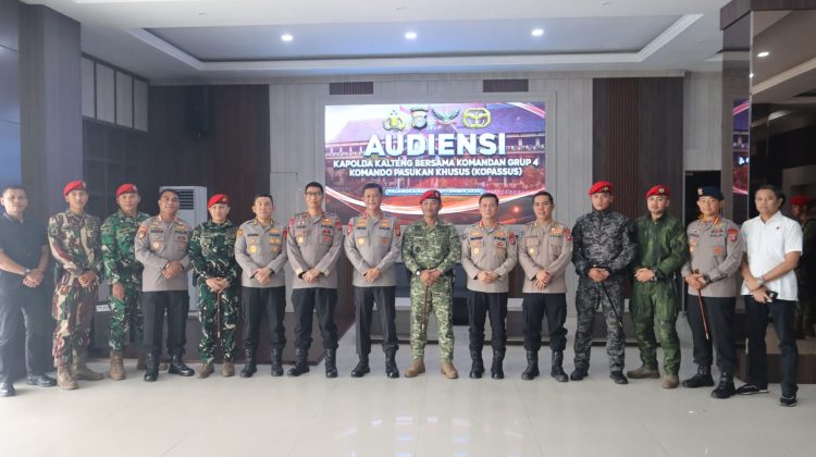 Kapolda Kalteng Irjen Pol Iwan Kurniawan menerima audiensi dari jajaran Kopassus Grup 4/Sandi Yudha di Lobby Mapolda Kalteng, Kamis (3/9/2026).