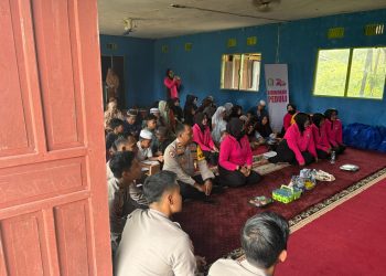 Polsek Sabangau mendampingi kegiatan sosialisasi Mahasiswa PTIK Lemdiklat Polri di Panti Asuhan Ayah Bunda, Jalan Mahir Mahar, Kelurahan Sabaru, Kecamatan Sabangau, sebagai upaya memberikan motivasi dan semangat kepada anak-anak panti untuk meraih cita-cita.