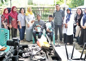 pelayanan jemput bola perekaman Kartu Tanda Penduduk Elektronik (KTP-el) bagi warga penyandang disabilitas, yang dilaksanakan di Kelurahan Amansari, Kecamatan Dolok Batu Nanggar, Sumatera Utara, Jumat (4/9/2026).