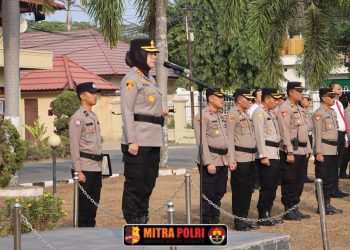 Kapolres Ogan Ilir AKBP Rizka Aprianti, S.H., S.I.K., M.H., memimpin apel pagi yang diikuti seluruh Pejabat Utama (PJU) dan personel Polres Ogan Ilir, Senin (7/9/2026).