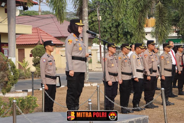 Kapolres Ogan Ilir AKBP Rizka Aprianti, S.H., S.I.K., M.H., memimpin apel pagi yang diikuti seluruh Pejabat Utama (PJU) dan personel Polres Ogan Ilir, Senin (7/9/2026).