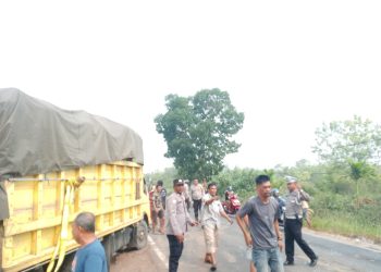 Polsek Sabangau merespons cepat laporan masyarakat terkait kecelakaan lalu lintas yang terjadi di Jalan Mahir Mahar Km 17, Kelurahan Kalampangan, Kecamatan Sabangau.