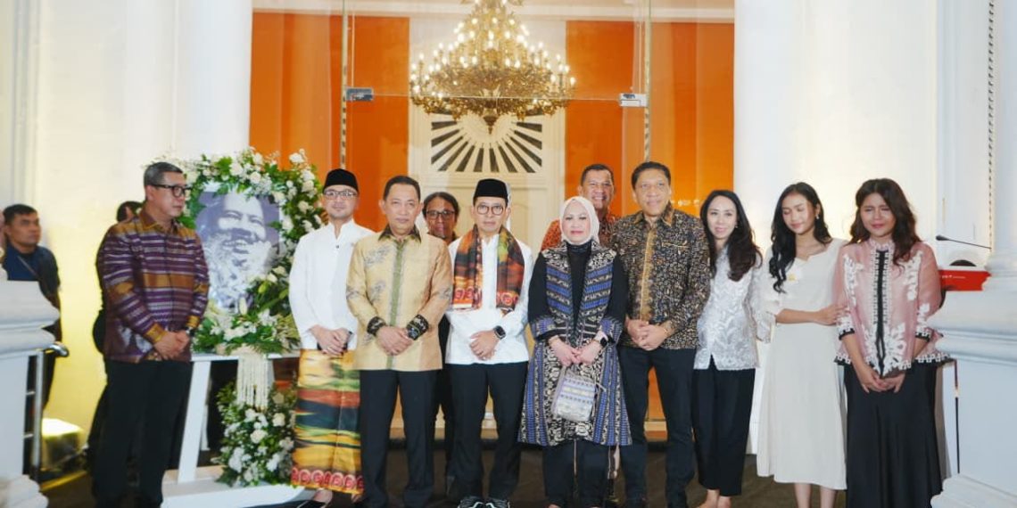 Kapolri Jenderal Polisi Listyo Sigit Prabowo menghadiri pembukaan Pameran Nasirun bertajuk “Bersimpuh di Kaki Para Guru”* di Galeri Nasional Indonesia, Jakarta Pusat, Sabtu (12/9/2026) malam.