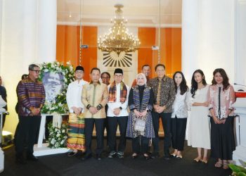 Kapolri Jenderal Polisi Listyo Sigit Prabowo menghadiri pembukaan Pameran Nasirun bertajuk “Bersimpuh di Kaki Para Guru”* di Galeri Nasional Indonesia, Jakarta Pusat, Sabtu (12/9/2026) malam.