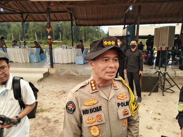 Kapolda Kalteng Irjen Pol Iwan Kurniawan, melalui Kabidhumas Kombes Pol Budi Rachmat menyampaikan, berdasarkan data dari Ditreskrimsus hingga 12 September 2026, Polda Kalteng telah menetapkan 27 orang sebagai tersangka dari total 113 kasus Karhutla yang ditangani.
