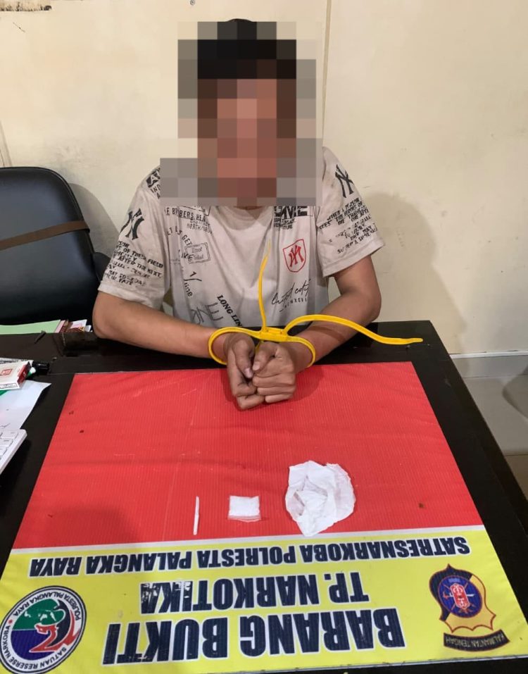 Satresnarkoba Polresta Palangka Raya kembali mengungkap dugaan tindak pidana penyalahgunaan narkotika golongan I bukan tanaman jenis sabu dengan mengamankan seorang pria berinisial P (34), Senin (14/9/2026) sore.