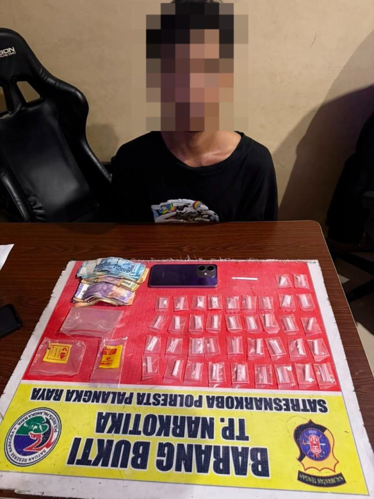 Seorang pria berinisial MA (26) diamankan di sebuah barak kawasan Jalan Ahmad Yani Gang Tirta, Kelurahan Langkai, Kecamatan Pahandut, Senin (14/9/2026) sekitar pukul 16.00 WIB.