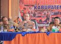 Kapolres Seruyan AKBP Beddy Suwendi, S.H., S.I.K. bersama unsur Forkopimda Kabupaten Seruyan menghadiri Rapat Koordinasi untuk meningkatkan status siaga darurat bencana Karhutla serta kekeringan Tahun 2026 di Aula Kantor BPBD Kabupaten Seruyan, Selasa (15/9/2026).