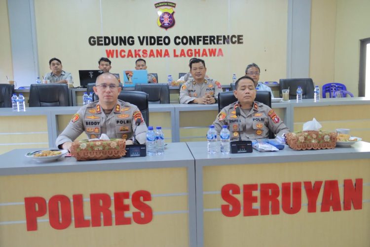 Kegiatan tersebut dipimpin Astamaops Kapolri Komjen Pol. Dr. Roycke Harry Langie, S.I.K., M.H., dan diikuti secara daring oleh jajaran Kepolisian RI. Di tingkat Polres Seruyan, kegiatan berlangsung di Gedung Vicon Wicaksana Laghawa dan dihadiri Kapolres Seruyan AKBP Beddy Suwendi, S.H., S.I.K., Wakapolres Seruyan Kompol Syaifullah, S.H., M.H., sejumlah pejabat utama Polres Seruyan, serta para operator operasional.