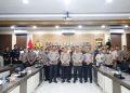 Tim yang dipimpin oleh Kombes Pol Harry Goldenhardt ini diterima langsung oleh Kapolda Babel Irjen Pol Viktor T. Sihombing didampingi Kabid Humas Kombes Pol Agus Sugiyarso.