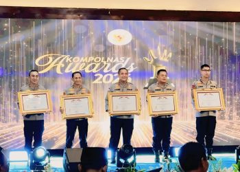 Prestasi tersebut dipersembahkan Polda Kalteng bersama Polres Kotawaringin Barat (Kobar) dan dua personel Bhabinkamtibmas Polres Barito Selatan (Barsel) dalam ajang bergengsi Kompolnas Award 2026, yang digelar di Ballroom Hotel Sari Pasific, Jakarta, Kamis (17/9) malam.