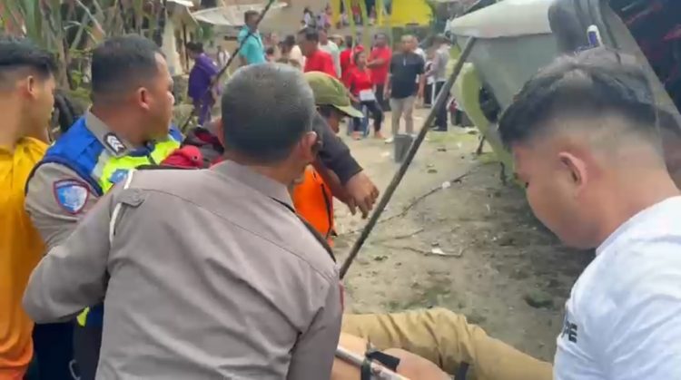 Kecelakaan lalu lintas melibatkan satu unit bus penumpang terjadi di Jalan Lintas Desa Boho, Dusun I, Kecamatan Sianjur Mulamula, Kabupaten Samosir, Sumatera Utara, Sabtu (19/9/2026) sekitar pukul 13.30 WIB.