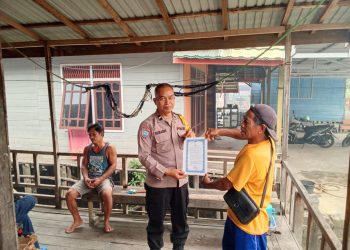 Bhabinkamtibmas Tumbang Rungan Bhabinkamtibmas Kelurahan Tumbang Rungan Aipda Sumardi melaksanakan monitoring kegiatan skrining TB terintegrasi CKG (Cek Kesehatan Gratis) yang digelar Puskesmas Pahandut di Aula Kantor Kelurahan Tumbang Rungan.