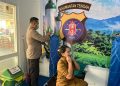 Polda Kalimantan Tengah menyediakan Rumah Oksigen gratis bagi masyarakat Kota Palangka Raya yang mengalami gangguan pernapasan maupun keluhan kesehatan akibat paparan kabut asap Kebakaran Hutan dan Lahan (Karhutla).