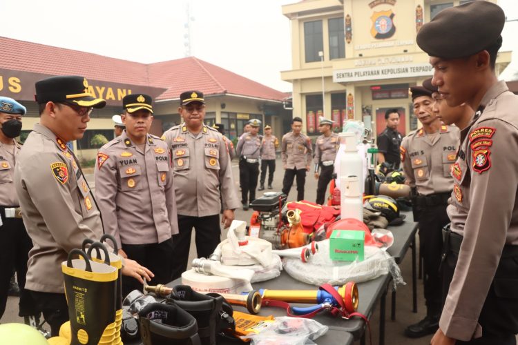 Kapolres Kotim bersama PJU mengecek langsung kesiapan peralatan pemadam serta kendaraan operasional Karhutla