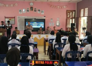 Kapolsek Muara Kuang, IPDA Harry Setiawan, S.H., M.H., hadir langsung sebagai narasumber dalam kegiatan Latihan Dasar Kepemimpinan Siswa (LDKS) Angkatan Ke-2 di SMA N 1 Muara Kuang, Kabupaten Ogan Ilir, pada Sabtu (26/9/2026) pagi.