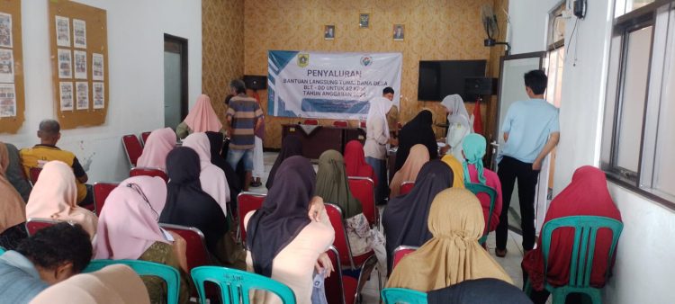 Bantuan tersebut disalurkan kepada 82 Keluarga Penerima Manfaat (KPM) sebagai bentuk dukungan pemerintah dalam membantu masyarakat memenuhi kebutuhan pokok sehari-hari. Senin 28/09/2026.