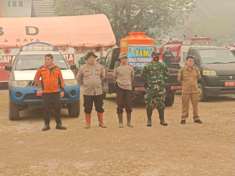 Satgas Karhutla Polresta Palangka Raya mengikuti apel gabungan di Kantor BPBD Kota Palangka Raya sebagai persiapan sebelum melaksanakan tugas di lapangan