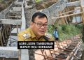 Proyek drainase siluman di Kampung Lalang, Kecamatan Sunggal, Kabupaten Deli Serdang diduga menyimpang dari spesifikasi teknis, keselamatan pekerja diabaikan. (Foto. Dok/Mitrapolri.com)
