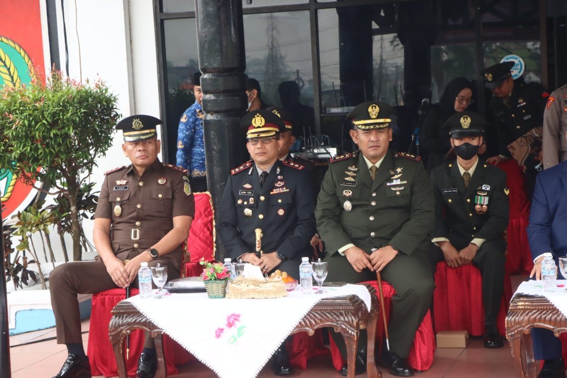 Kapolres Kotim AKBP I Kadek Dwi Yoga Sidhimantra W., S.H., S.I.K., M.M. hadir dalam upacara peringatan Hari Kesaktian Pancasila yang digelar di halaman Pemda Kotim, pada Kamis pagi (01/10/2026).