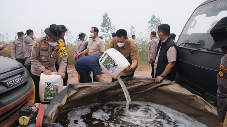 Hingga 1 Oktober 2026, sebanyak 1.607 jerigen cairan X-Fire telah diproduksi untuk mendukung penanganan karhutla di wilayah Kalimantan Tengah.