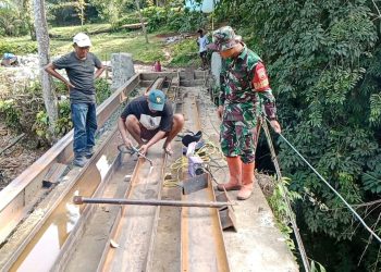 Pembangunan jembatan yang nantinya menjadi penghubung antara wilayah Kecamatan Huta Bayu Raja dan Kecamatan Bosar Maligas, Senin (5/10/2026).