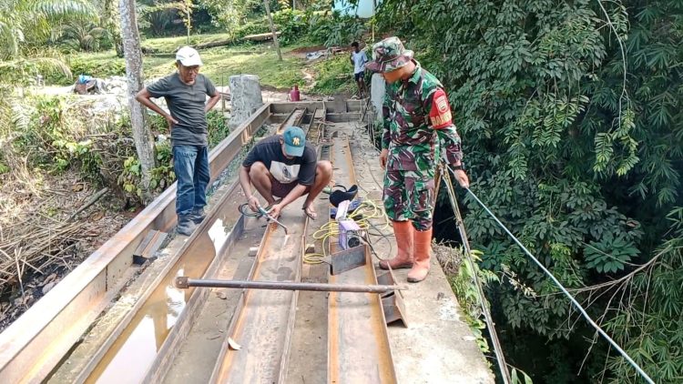 Pembangunan jembatan yang nantinya menjadi penghubung antara wilayah Kecamatan Huta Bayu Raja dan Kecamatan Bosar Maligas, Senin (5/10/2026).