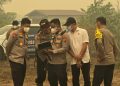 Kapolda Kalimantan Tengah Irjen Pol Iwan Kurniawan, S.I.K., M.Si., turun langsung melakukan peninjauan penanganan kebakaran hutan dan lahan