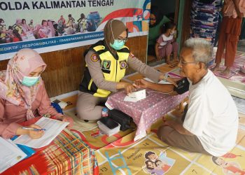 Rumah Sakit (Rumkit) Bhayangkara Tingkat III Palangka Raya secara rutin melaksanakan kegiatan Posyandu Keliling dengan mendatangi langsung lokasi-lokasi Posyandu di wilayah Kota Palangka Raya