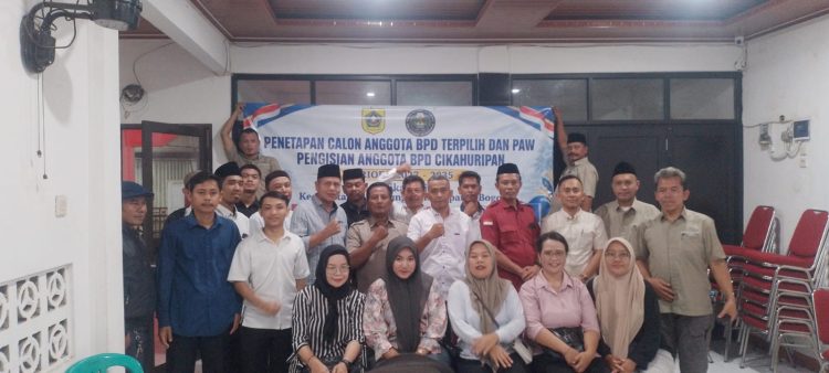 Penetapan calon anggota BPD terpilih sekaligus proses Pergantian Antarwaktu (PAW) tersebut berlangsung di Aula Desa Cikahuripan.