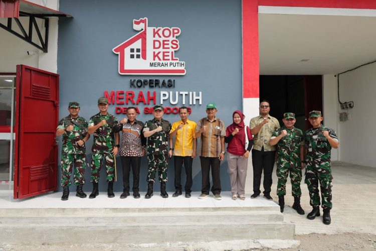 Kegiatan Kerja Sama Materiil dan Teritorial (Kermater) yang dilaksanakan di PT Indonesia Asahan Aluminium (PT Inalum) serta peninjauan KDKMP di Desa Simodong, Kecamatan Medang Deras, Kabupaten Batu Bara, Kamis (08/10/2026).