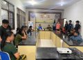 Personel gabungan dari Satresnarkoba, Satintelkam, Satsamapta, dan Sipropam Polres Kotim melakukan pemeriksaan terhadap sejumlah orang yang berada di lokasi.