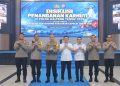 Diskusi panel yang digelar di Gedung Graha Bhayangkara, Mapolda Kalteng, Selasa (13/10/2026), kali ini memaparkan situasi terkini karhutla yang diikuti Irwasda Polda Kalteng Kombes Pol Djoko Susilo, sejumlah pejabat utama Polda dan unsur terkait lainnya.