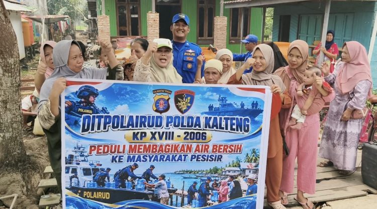 Ditpolairud Polda Kalimantan Tengah kembali menggelar kegiatan sosial pembagian air bersih gratis kepada masyarakat.