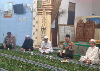 Kegiatan dipimpin Kapolsek Pahandut AKP Iyudi Hartanto bersama KSPK Aiptu Yeni Sugiarto, Ps. Kanit Propam Aiptu Agus Triyanto, dan Panit Binmas Aiptu Joko Riyanto.