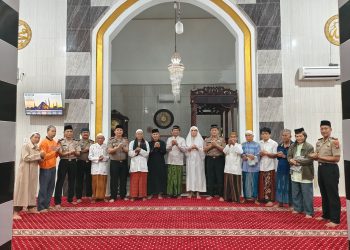 Kegiatan tersebut dihadiri Kapolresta Palangka Raya Kombes Pol Andiyatna, S.I.K., M.H. bersama Kabagren AKP Harno, Kasatbinmas AKP Dig Supriyo, Kasiwas AKP Wimbo, Kepala SPKT AKP Hartono, dan Kasihumas AKP Sukrianto.