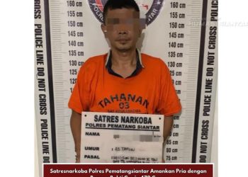 Pelaku seorang pria berinisial YHP (43), beserta barang bukti ganja seberat 470 gram bruto di Jalan Jati, Kelurahan Kahean, Kecamatan Siantar Utara, Kota Pematangsiantar, Senin (12/10/2026) sekitar pukul 18.20 WIB.