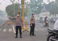 Kapolresta Palangka Raya Kombes Pol Andiyatna, S.I.K., M.H. hadir di pertigaan Jalan DI Panjaitan–Jalan S. Parman untuk meninjau arus lalu lintas sekaligus memantau pelaksanaan pengaturan lalu lintas (gatur lalin).