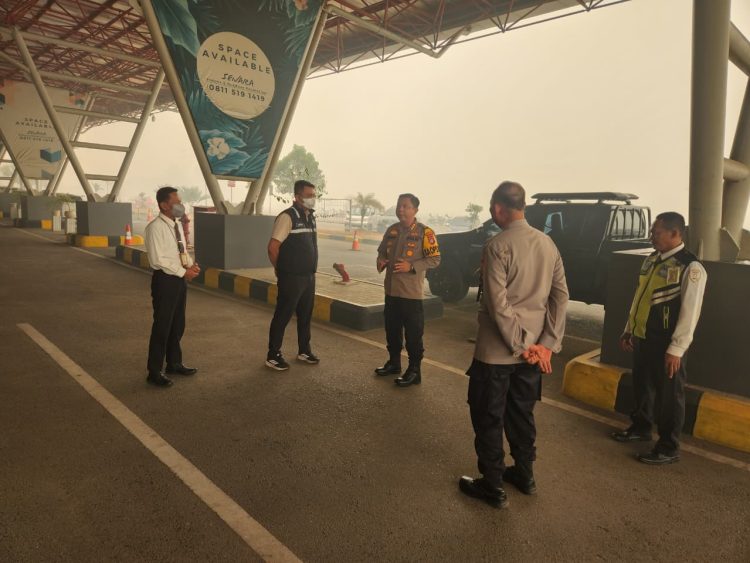 Kapolresta Palangka Raya Kombes Pol Andiyatna, S.I.K., M.H. mengunjungi Bandara Tjilik Riwut