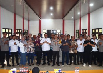 Kapolres Kotim AKBP I Kadek Dwi Yoga Sidhimantra W, S.H., S.I.K., M.M. Melaksanakan kegiatan silaturahmi bersama masyarakat di Kelurahan Baamang Barat, Jalan Wengga Metropolitan, Kecamatan Baamang. Rabu (21/10/2026) Pagi.