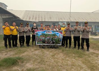 Green Policing dilakukan pada komplek Masjid dan MI Miftahul Huda di kawasan Jalan Gurame VII, Kota Palangka Raya, Kalimantan Tengah, yang dihadiri langsung oleh Kapolresta, Kombes Pol. Andiyatna, S.I.K., M.H., Jumat (23/10/2026) pagi. 