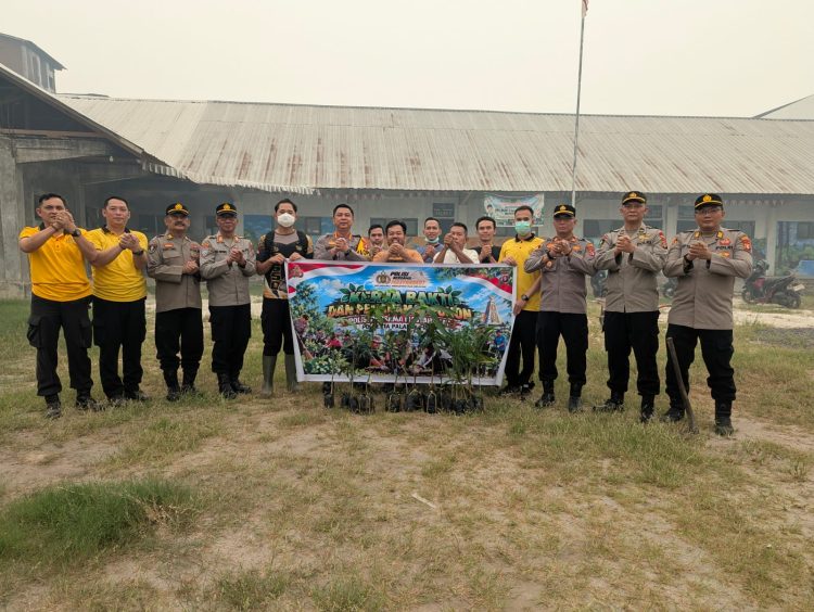 Green Policing dilakukan pada komplek Masjid dan MI Miftahul Huda di kawasan Jalan Gurame VII, Kota Palangka Raya, Kalimantan Tengah, yang dihadiri langsung oleh Kapolresta, Kombes Pol. Andiyatna, S.I.K., M.H., Jumat (23/10/2026) pagi.