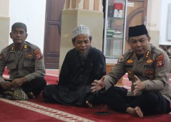 Kapolresta Palangka Raya bersama pejabat utama (PJU) dan personel melaksanakan kegiatan Subuh Keliling di Masjid Nurul Jannah, Jalan Nomor 25, Palangka Raya,