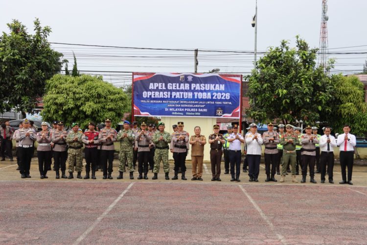 Apel gelar pasukan dipimpin langsung oleh Kapolres Dairi, AKBP Otniel Siahaan, S.I.K., M.I.K., dengan Perwira Apel Kasat Lantas Polres Dairi IPTU Rotua Sipayung, S.H., serta Komandan Apel KBO Sat Lantas Polres Dairi IPDA Sihar Sitompul.
