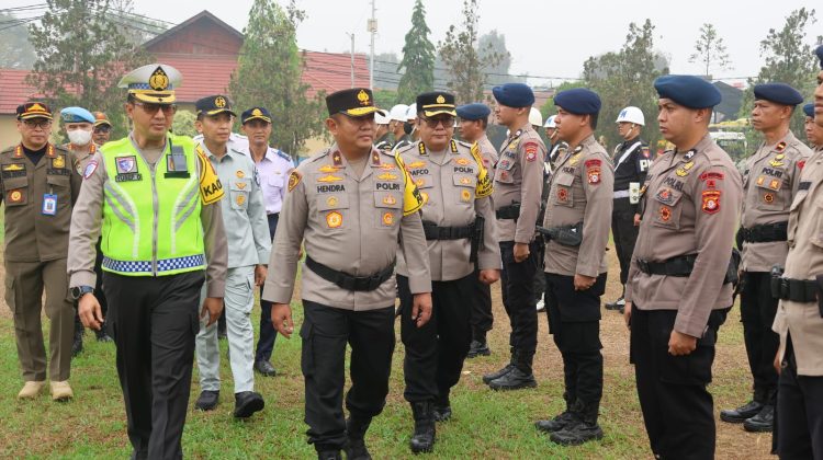 Operasi dengan tema "Polisi Bersama Masyarakat Mewujudkan Lalu Lintas yang Tertib, Aman, dan Berkeselamatan" ini, secara resmi dibuka Wakapolda Kalteng Brigjen Pol Dr. Hendra Wirawan,