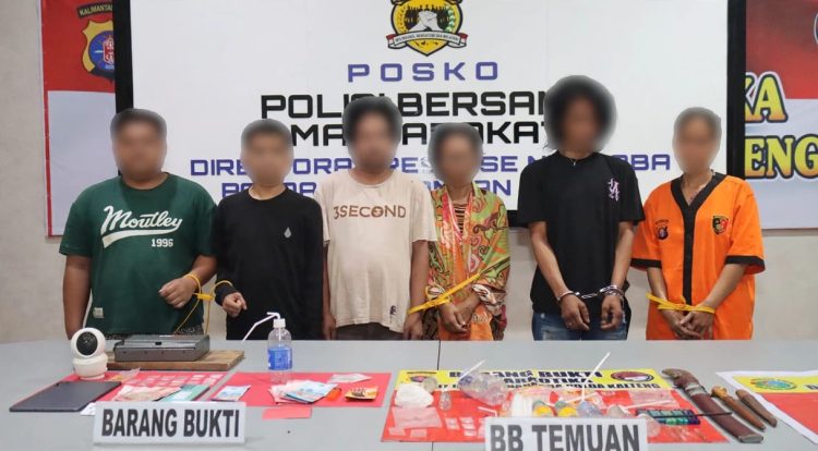 Personel gabungan berhasil mengamankan enam (6) orang pelaku tindak pidana narkoba beserta barang bukti sebanyak 56 paket narkoba jenis sabu.