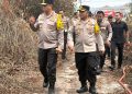 Kapolda kalteng meninjau lokasi Karhutla di Jl. Tjilik Riwut Km 17 Kasongan Lama dan Posko Karhutla Km 13 Bukit Batu, Katingan Hilir. Selasa (27/10/2026).