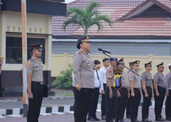 Kapolres Seruyan AKBP Gusti Agung Ayu Udayani Addi, S.H., S.I.K., memimpin upacara peringatan Hari Sumpah Pemuda ke-98 di halaman apel Polres Seruyan