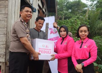 Gerakan Bhayangkari Peduli yang hadir untuk menyalurkan bantuan sosial (bansos) kepada warga yang membutuhkan.